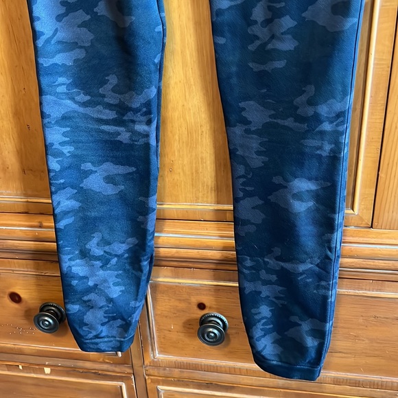 SPANX Camo Print High Waisted Seamless Knit Look At Me Now Leggings Size 1X - Picture 3 of 5